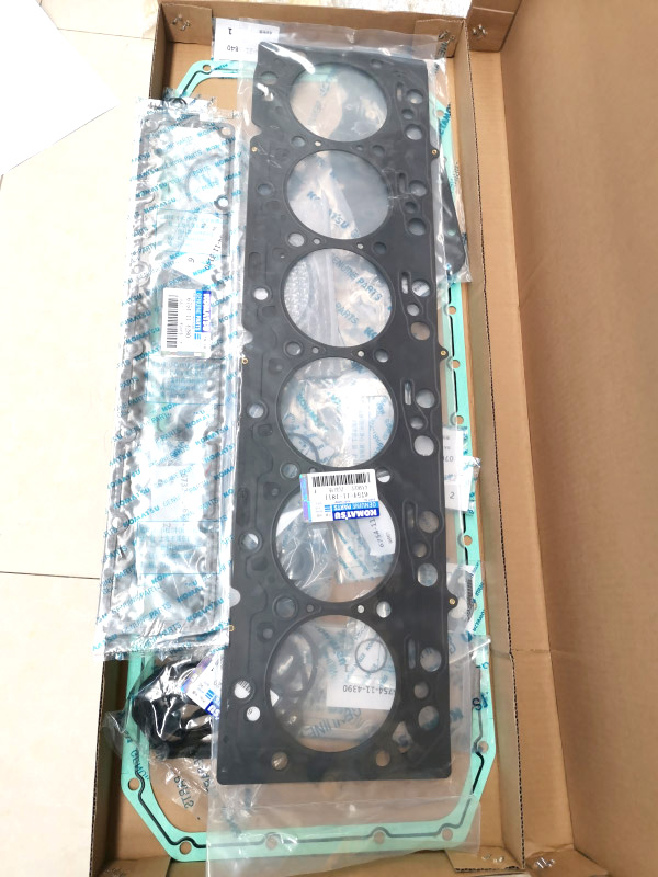 小松發(fā)動(dòng)機(jī)修理包